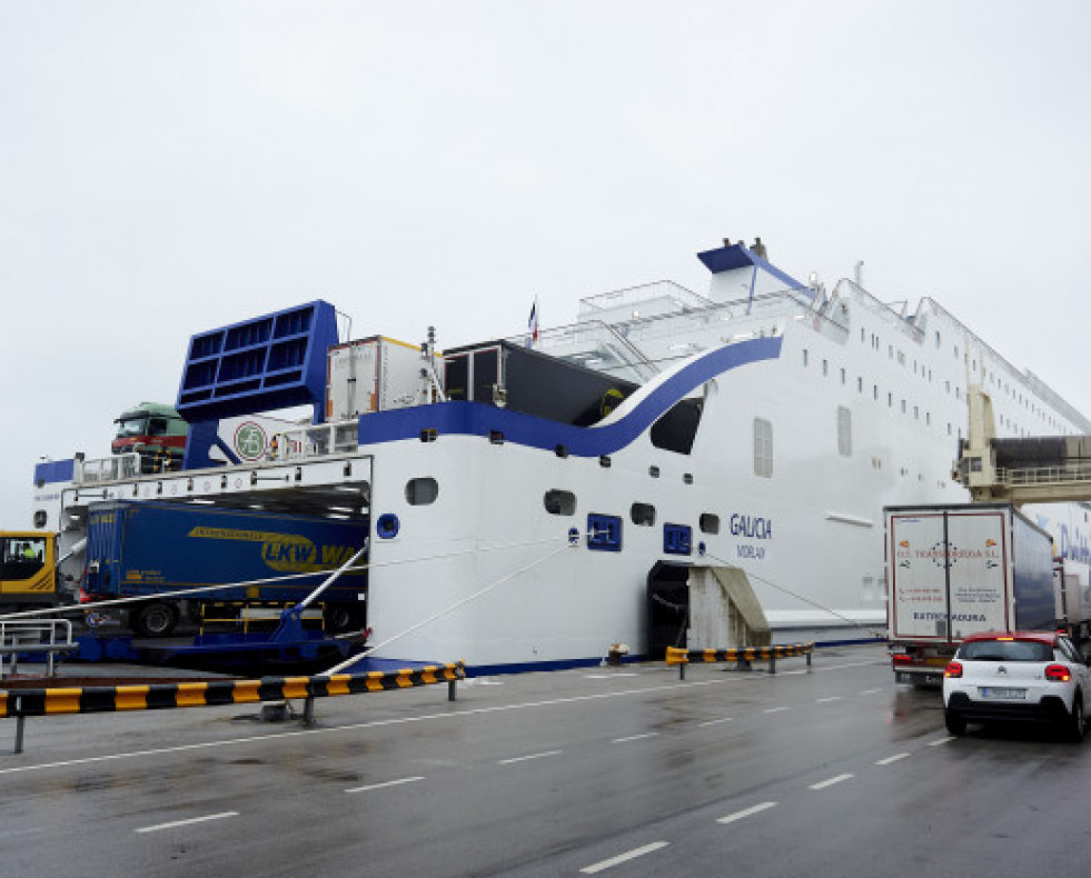 EuropaPress 3492741 llegada ferry procedente localidad portsmouth puerto santander cantabria 23 1706