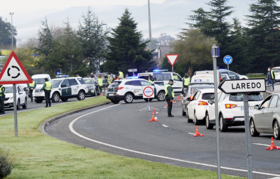 Investigado en Santiago tras ser detectado por quinta vez al volante sin permiso