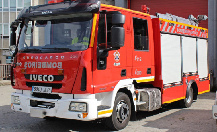 Tres heridos en Dodro al volcar el coche en el que viajaban