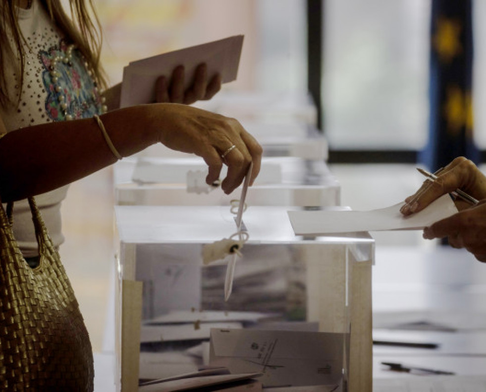 VotantesparticipanenlaseleccionesalParlamentoautonmicodeGaliciaenelconsuladodeEspaaestejuevesenCarac