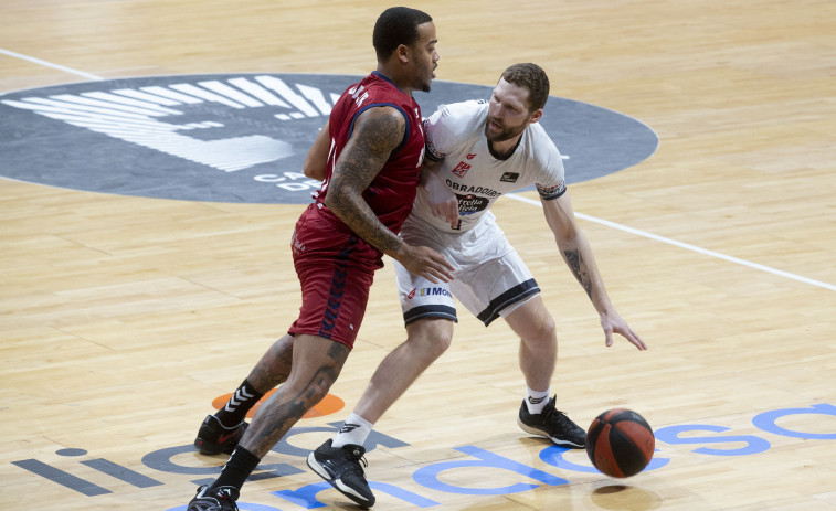 El partido entre el UCAM Murcia y el Monbus Obradoiro, en imágenes