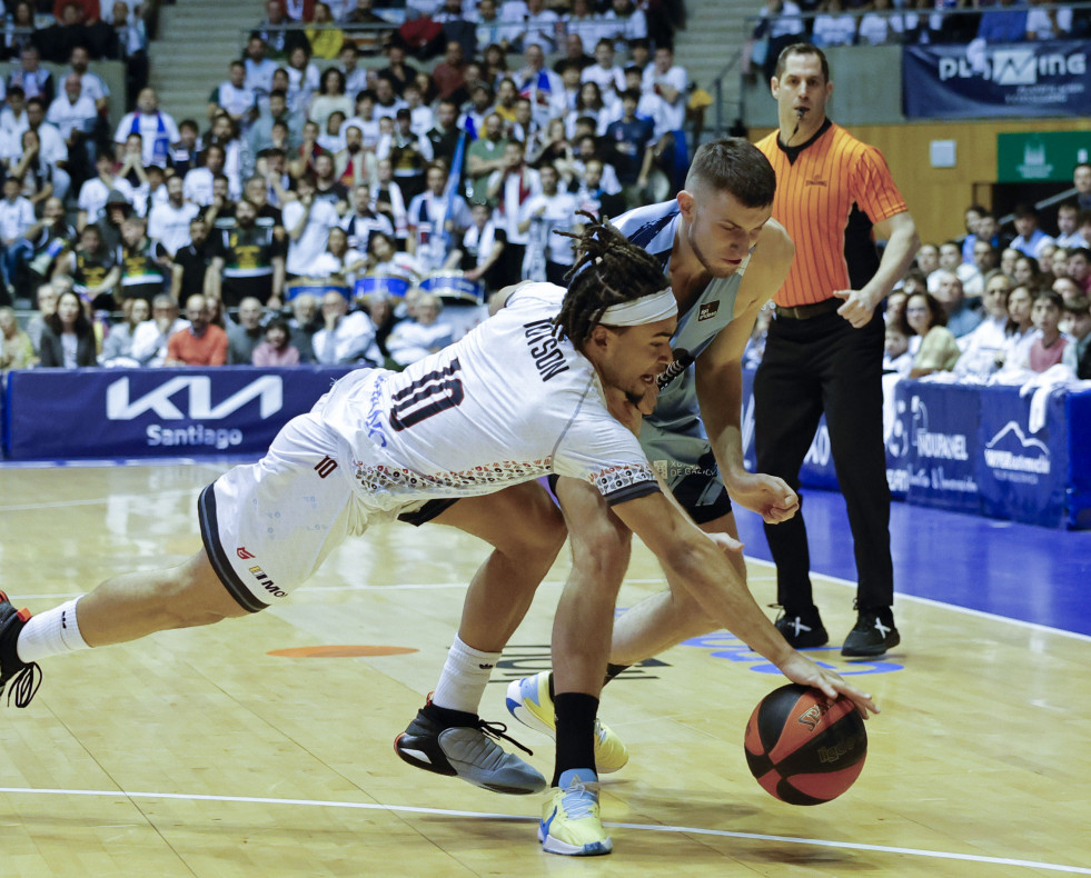 El Monbus Obradoiro  sumó un triunfo vital ante el Río Breogán (10)