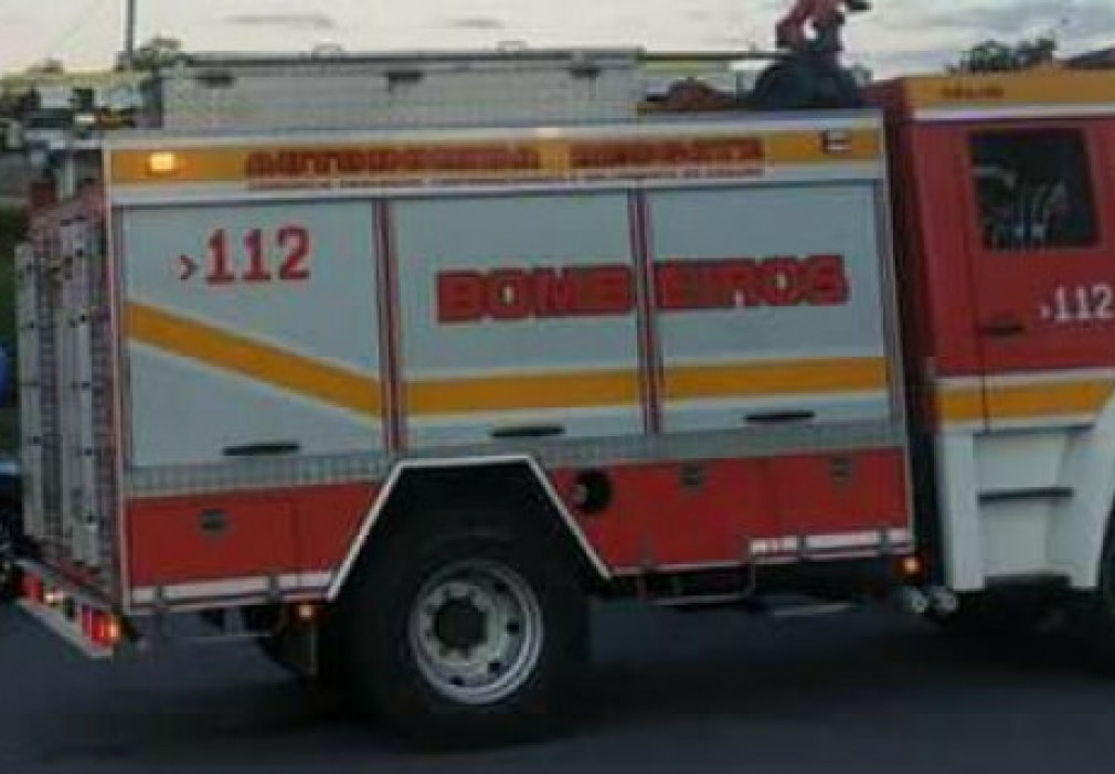 Un incendio en una campana extractora en un piso en Santiago moviliza a los bomberos