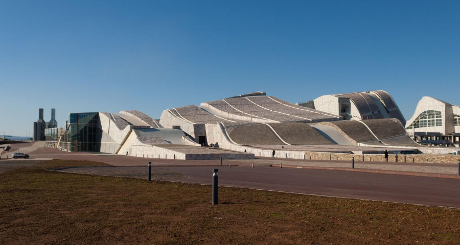 La Cidade da Cultura da la bienvenida a la primavera con una intervención paisajística en las Torres Hejduk