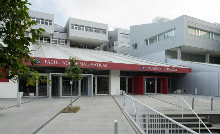 Intentan robar en la cafetería de la Facultad de Matemáticas de Santiago