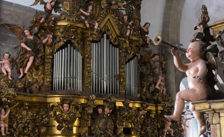 Arte, música y religión se fusionan como nunca antes para despedir la Semana Santa compostelana