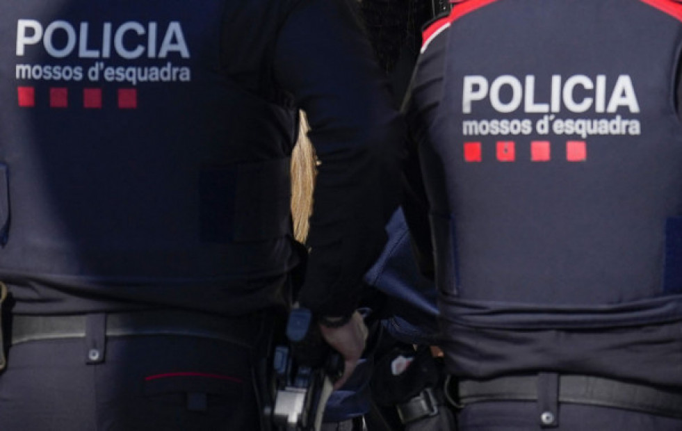 Los Mossos suspenden a los tres agentes detenidos por ayudar a huir a Puigdemont