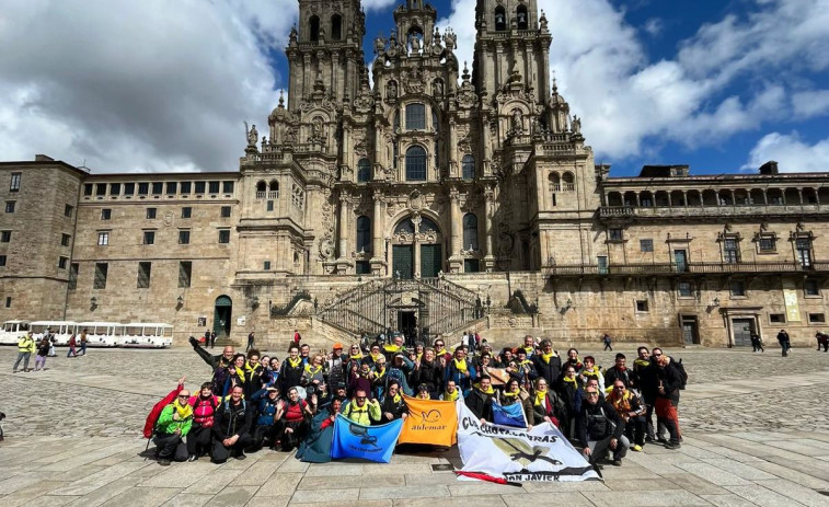 Llegan a Santiago los participantes del proyecto inclusivo 'Sin límites' que hicieron el Camino Francés