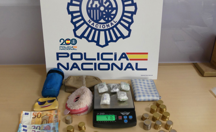 Diez investigados en una operación antidroga con registros en Bertamiráns