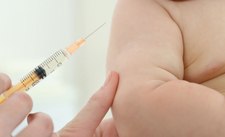 Pediatras de atención primaria debaten el Santiago sobre las novedades en vacunación