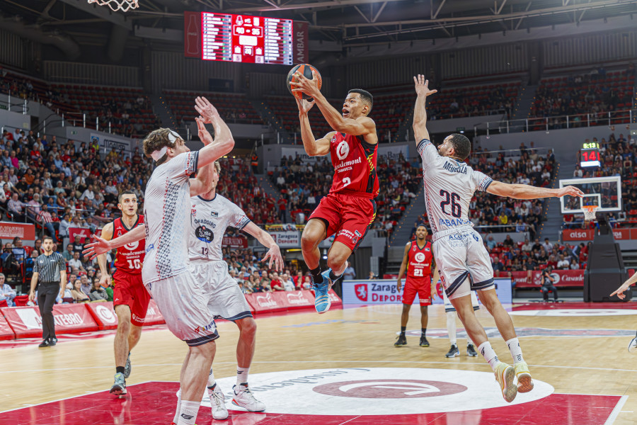 El Zaragoza derrota al Monbus Obradoiro y roza la permanencia de manera virtual  (98-79)