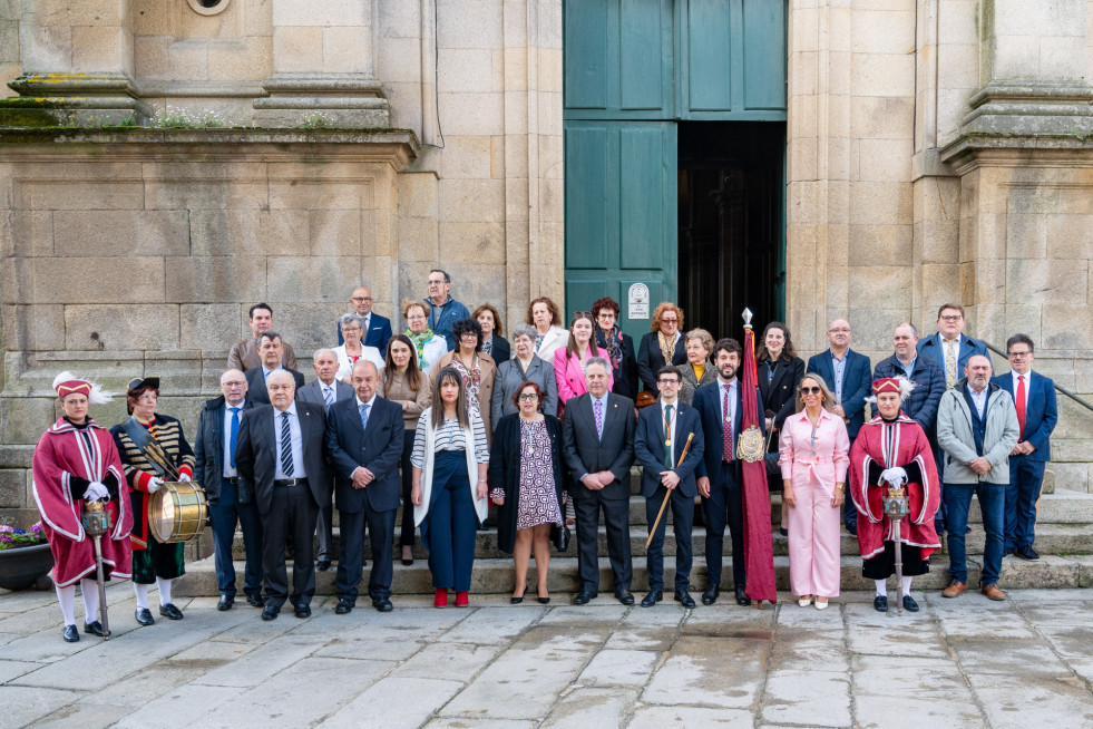 Foto de familia con autoridades