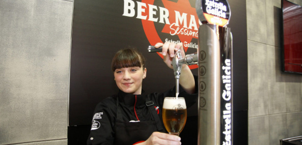 Una alumna del Paseo das Pontes, ganadora del Campeonato Gallego de Tiraje de Cerveza de Estrella Galicia