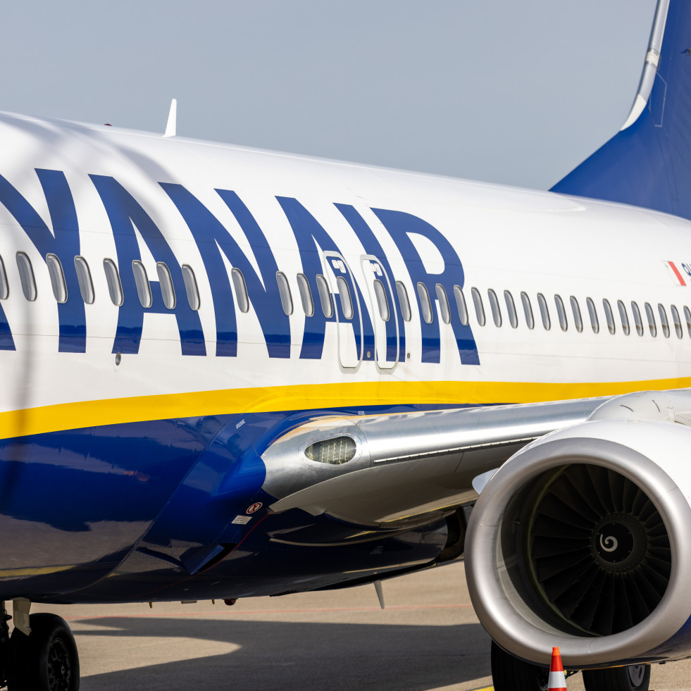Las agencias de viajes piden diálogo entre Aena y Ryanair mientras la aerolínea acusa a Lucena de “perjudicar al turismo”
