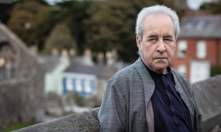 Que fan John Banville e Benjamin Black en Santiago?