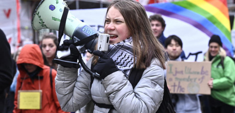 Acusan a la activista Greta Thunberg de desobediencia