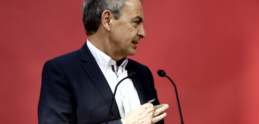 Zapatero llama a la movilización para defender a Sánchez ante la 