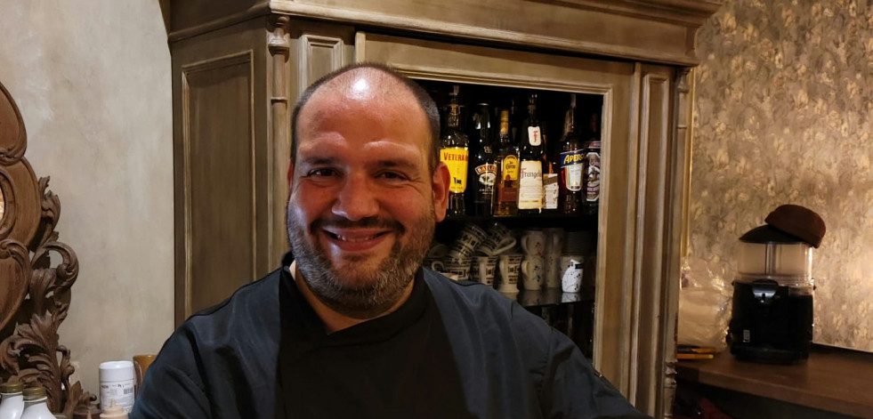 Pablo Mosquera, el barman clásico que prepara los cócteles más espectaculares de Santiago