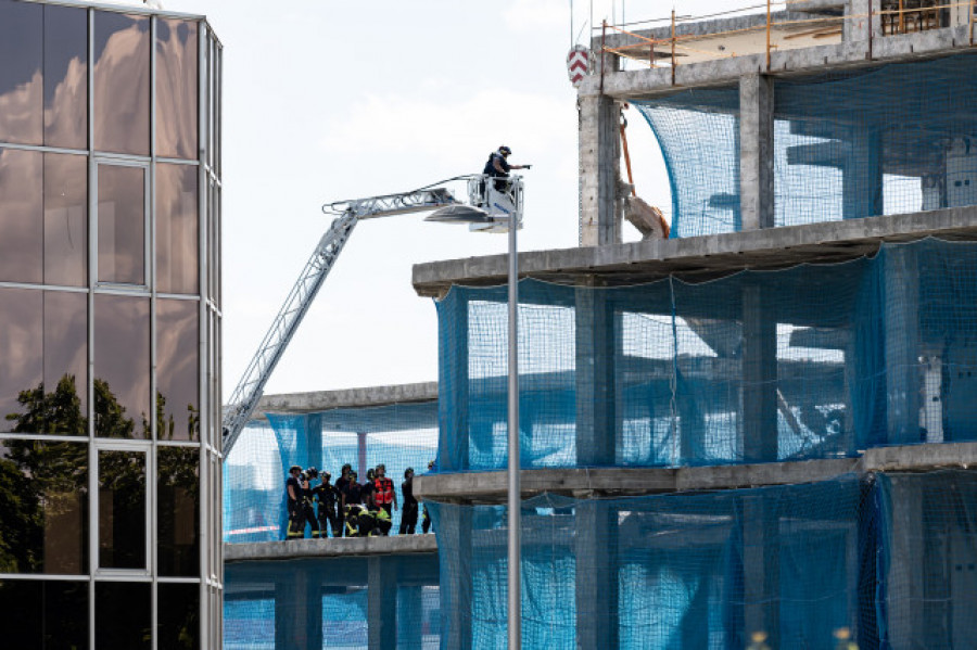 Dos trabajadores muertos al derrumbarse el forjado de un edificio en obras en Madrid
