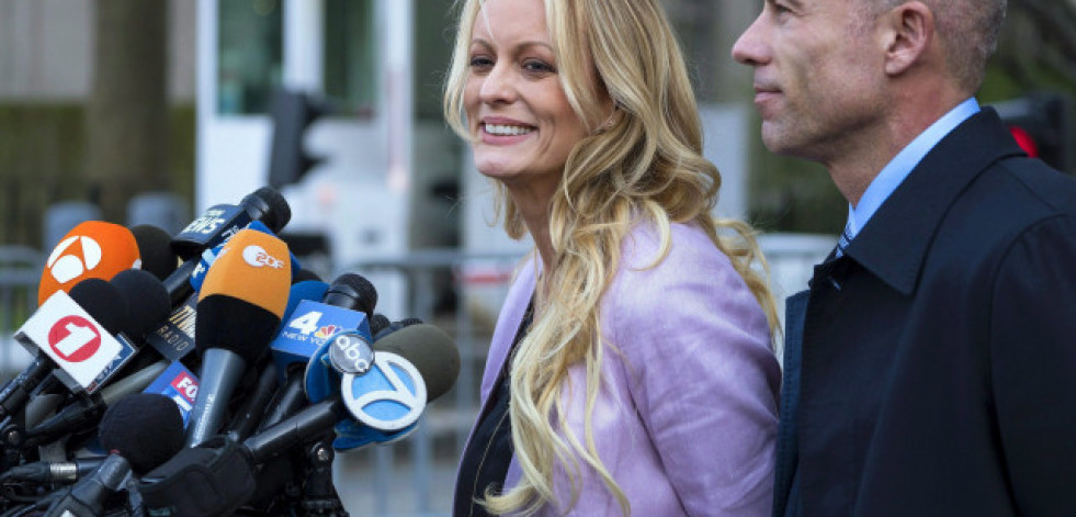 Stormy Daniels en juicio de Trump: pijama de satén, sexo sin protección y azotes