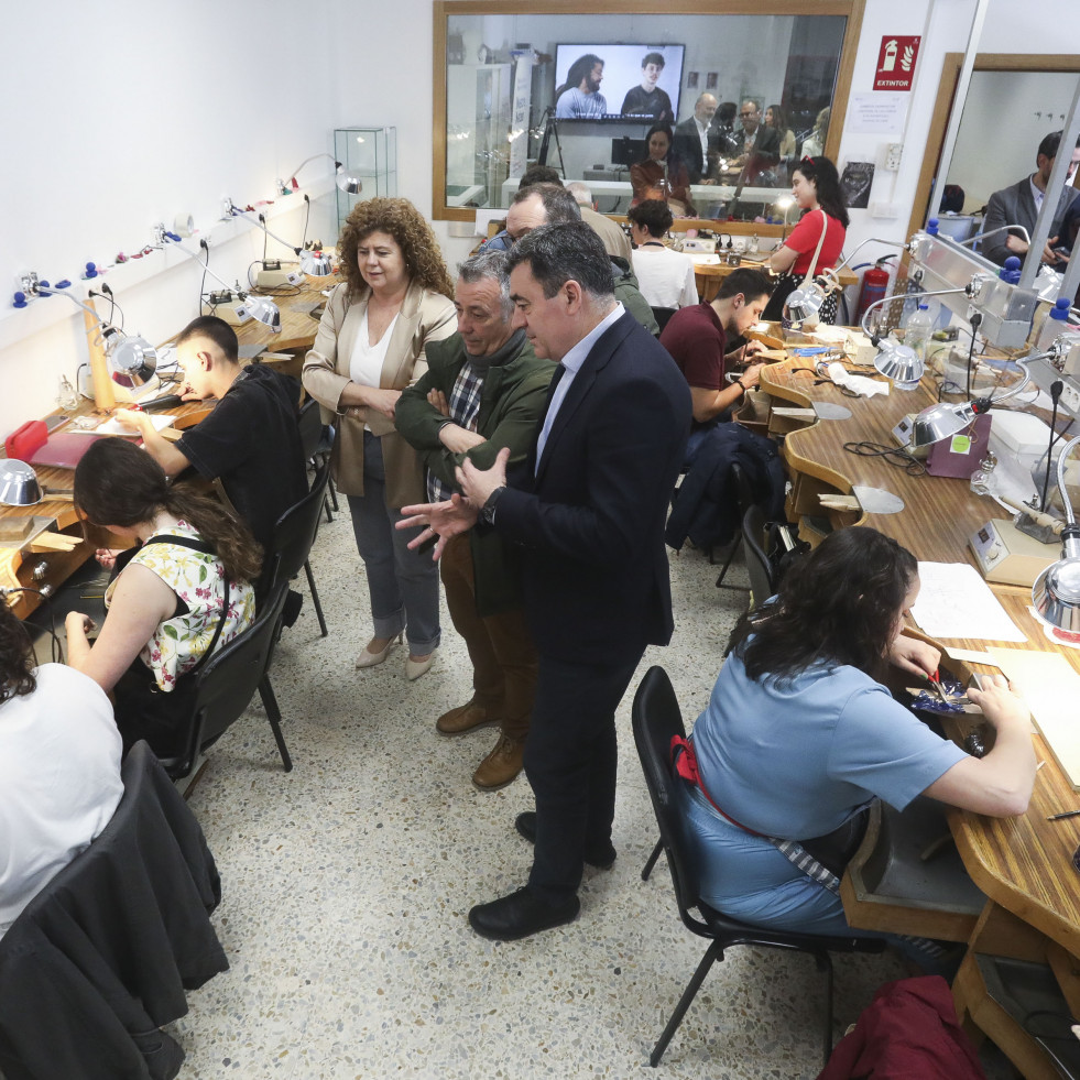 La Escola Mestre Mateo de Santiago contará con una nueva promoción dual de Joyería y Complementos