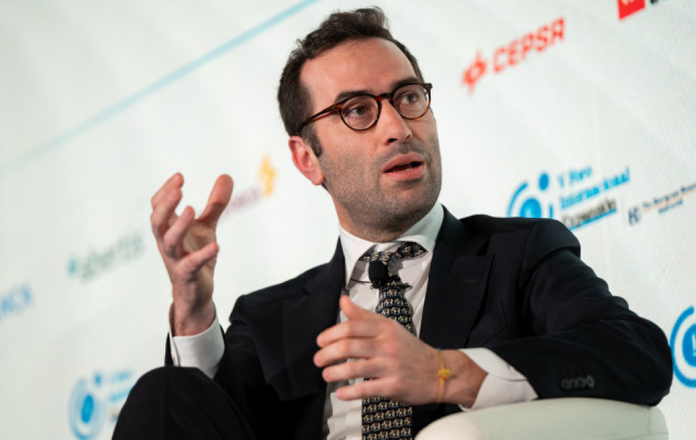 El ministro Cuerpo se pronuncia sobre una hipotética fusión del Banco Sabadell con Abanca