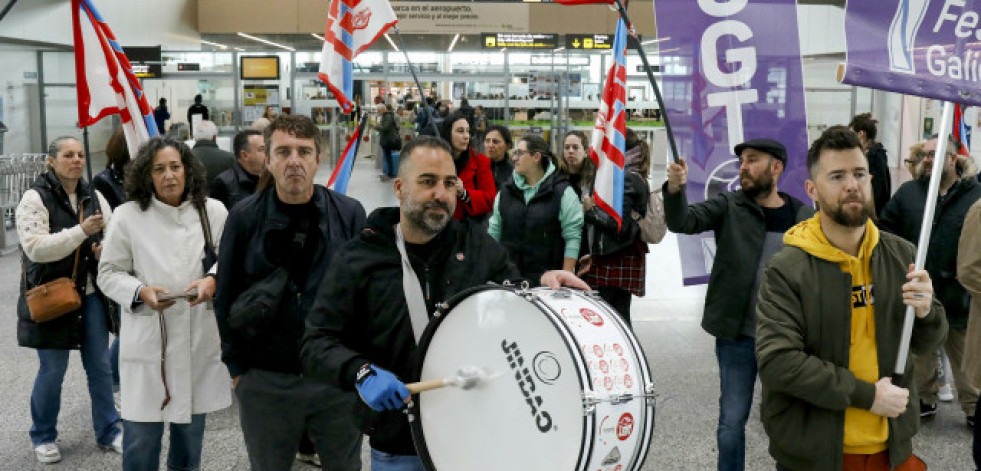 El aeropuerto de Santiago cancela más de una veintena de vuelos