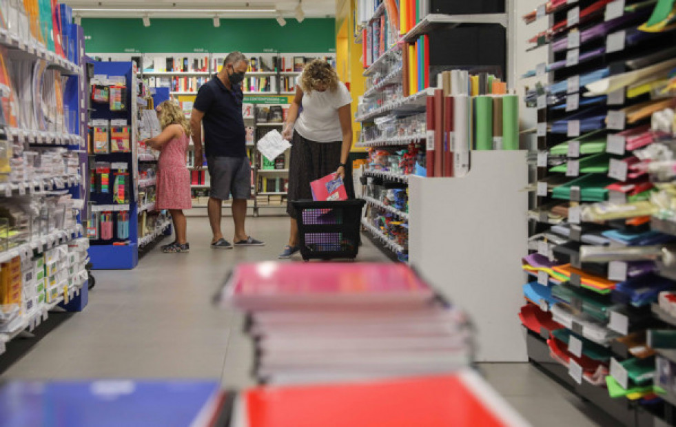 Los gallegos tienen previsto gastar 338 euros en la vuelta al cole, un 30% menos que la media