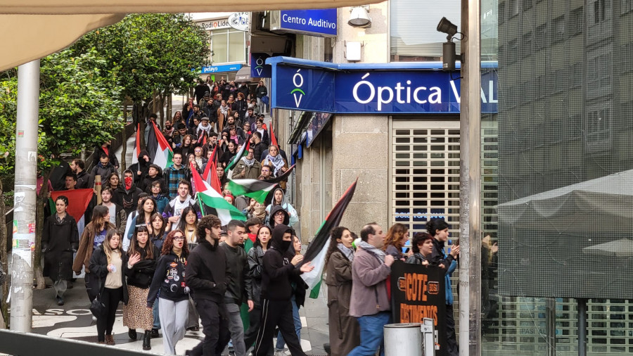 La acampada pro Palestina de Santiago acusa a la USC de mantenerse en el plano "simbólico"