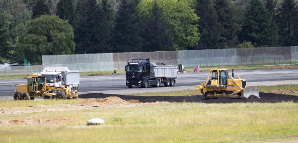 El aeropuerto de Vigo reabrirá este viernes tras las obras de remodelación de su pista
