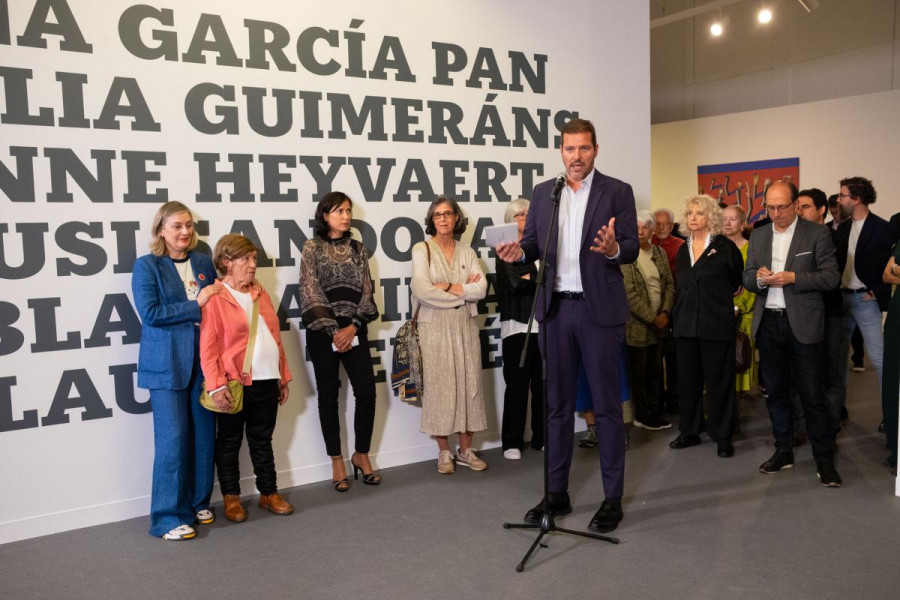 La Ciudad de la Cultura acoge una exposición para reivindicar la trayectoria de seis creadoras gallegas