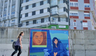 O mural de Luísa Villata xa mira ao mar dende o Paseo Marítimo da Coruña