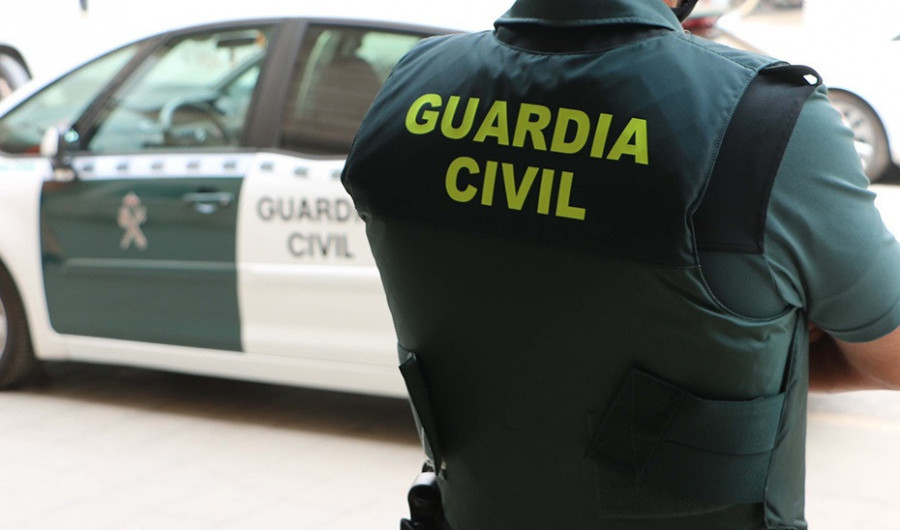 "Seguía a menores e intentaba subirlas a su coche" | La Guardia Civil detiene a un hombre en Arzúa por un presunto delito de acoso