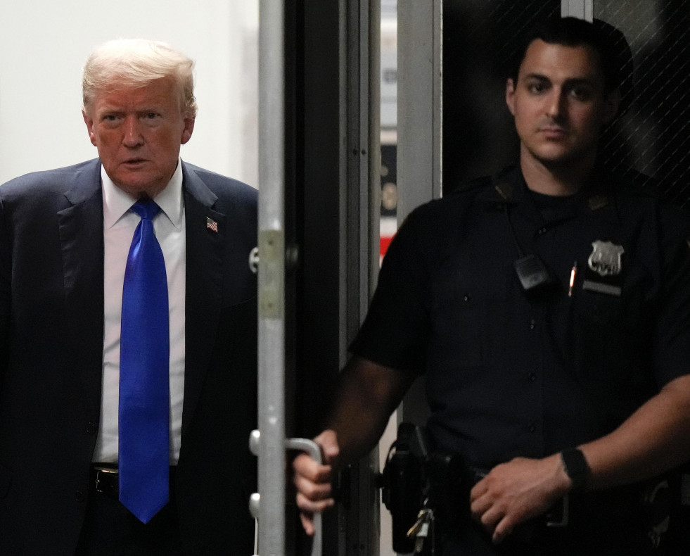Donald Trump entra en la sala para escuchar el veredicto EFE EPA Seth Wenig