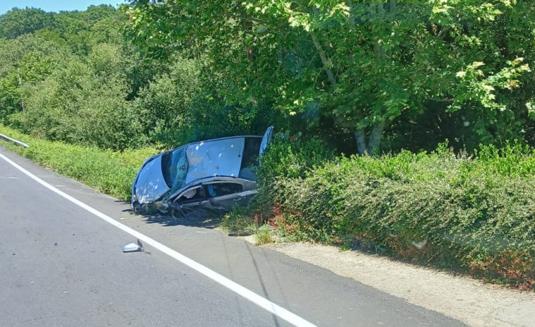 Accidente en Santiago entre un camión y un coche