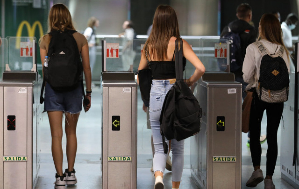 Renfe pone mañana a la venta los billetes con descuentos para jóvenes para este verano