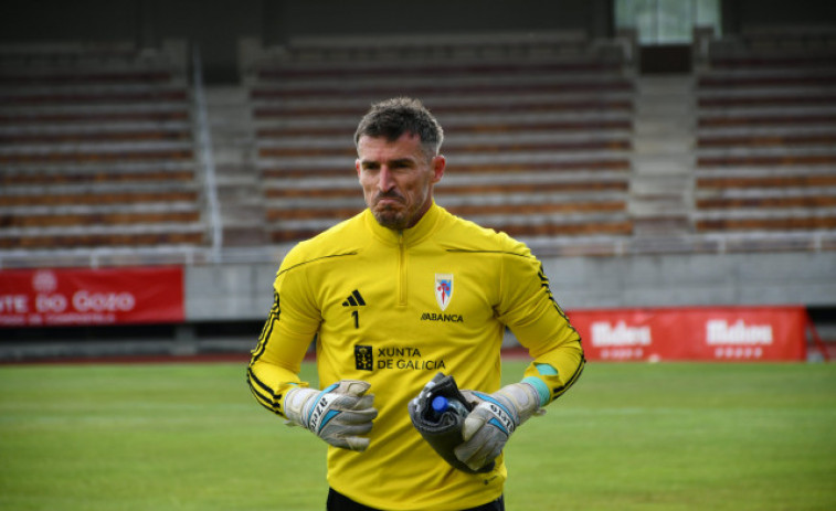 El Ourense CF roba a Pato al Compos después de cinco años en Santiago