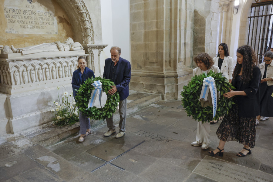 Compostela homenajea a Francisco Asorey en el 63 aniversario de su muerte