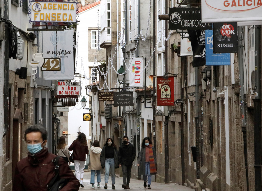 Una avería deja sin luz a una treintena de clientes en el entorno de la rúa do Franco de Santiago