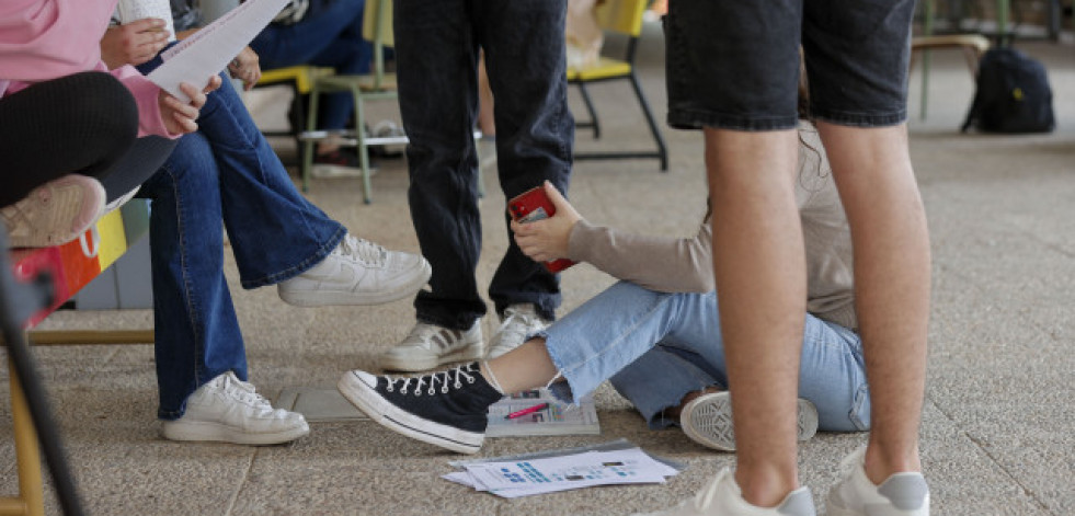 Italia veta el uso de los móviles en colegios e institutos, incluso con fines educativos