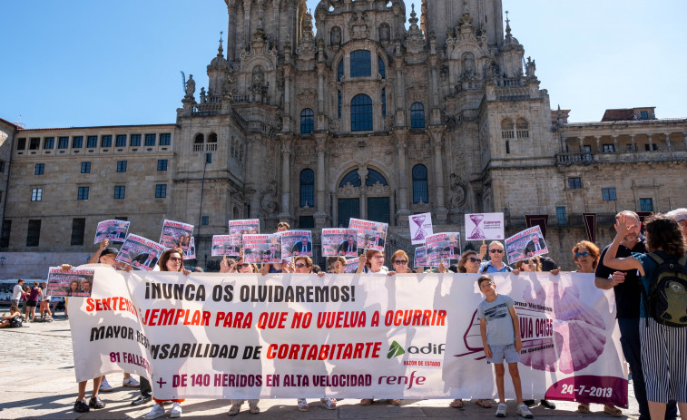 Víctimas del accidente de Angrois marchan en Santiago 11 años después