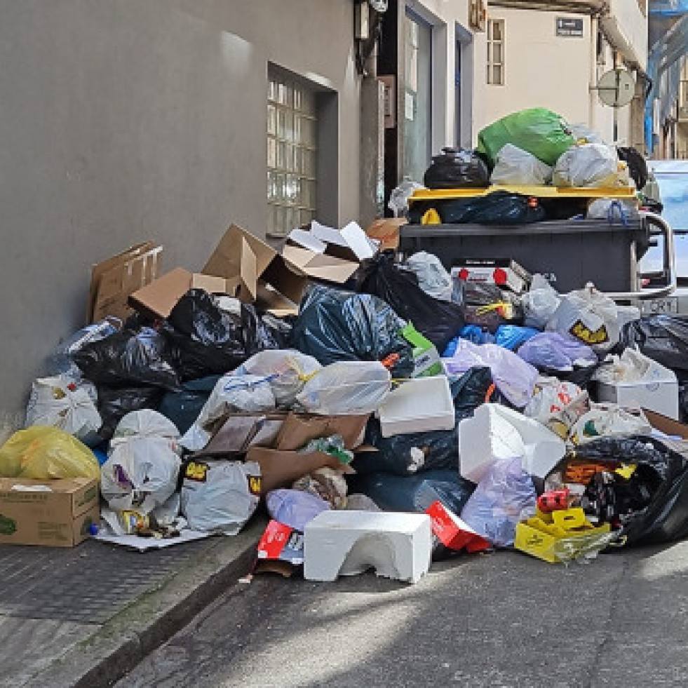 Desconvocada de madrugada la huelga de recogida de basura en Santiago