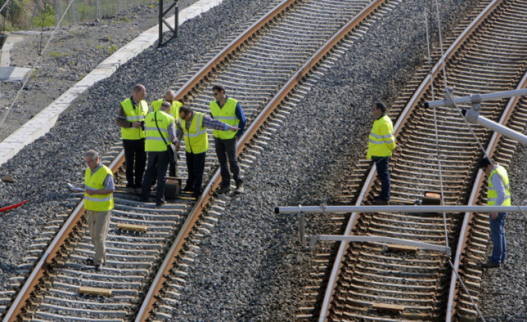 Renfe programa más de 250 servicios de autobús por las obras de Adif en la infraestructura entre A Coruña y Santiago