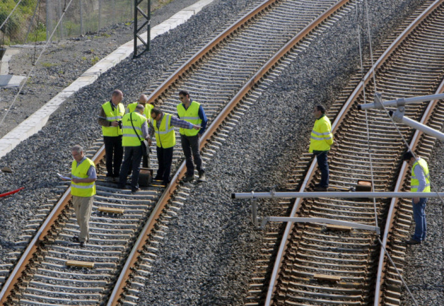 Renfe programa más de 250 servicios de autobús por las obras de Adif en la infraestructura entre A Coruña y Santiago