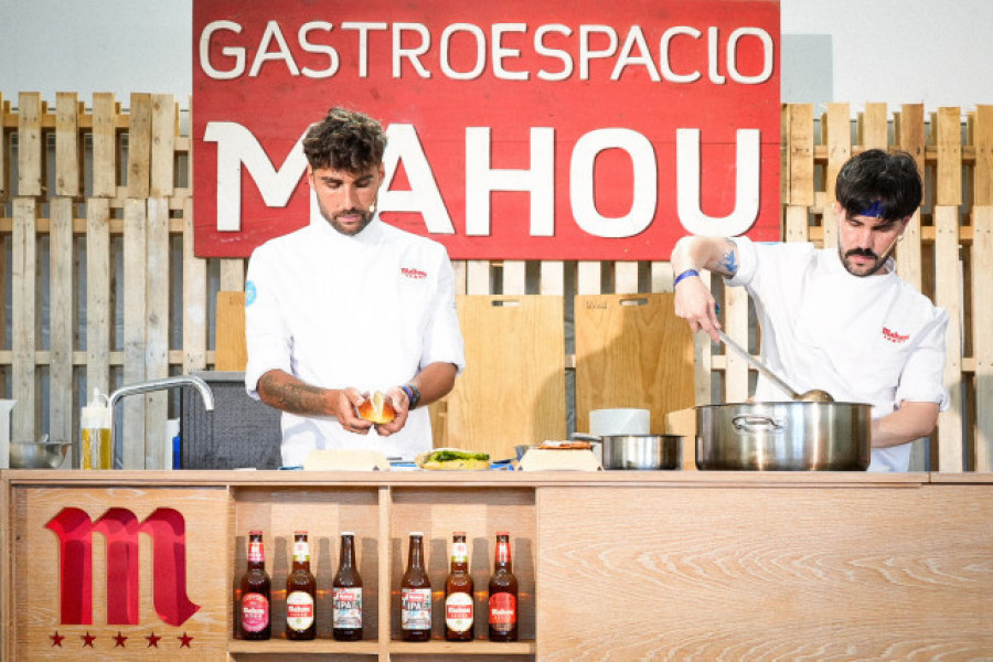 A Coruña llena de sabor el Gastroespacio de Mahou Cinco Estrellas en el Festival de la Luz con cinco showcookings de primer nivel