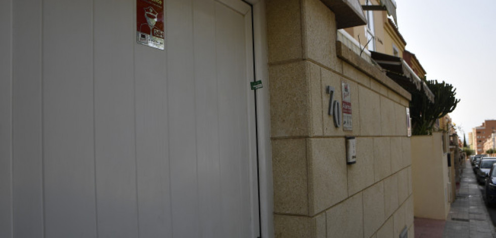 Investigan la muerte de un médico apuñalado en su casa de Roquetas de Mar