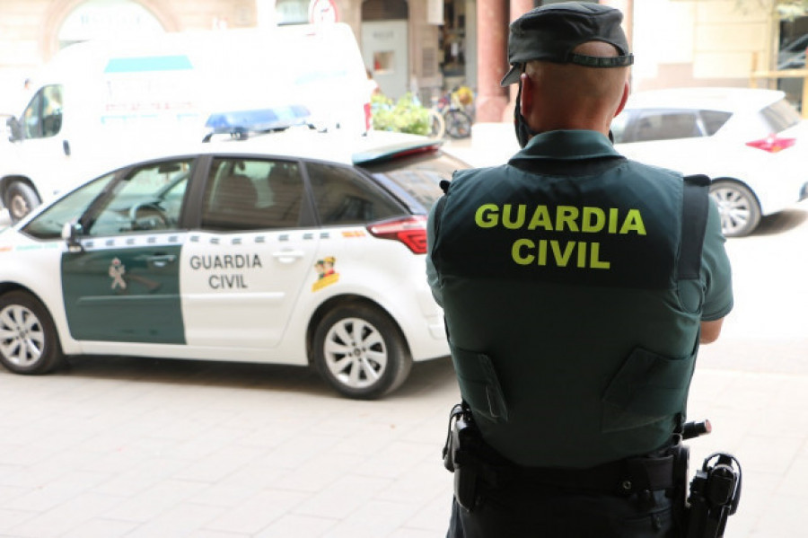 La Policía Nacional y la Guardia Civil se reúnen en Arzúa para "defender sus intereses"