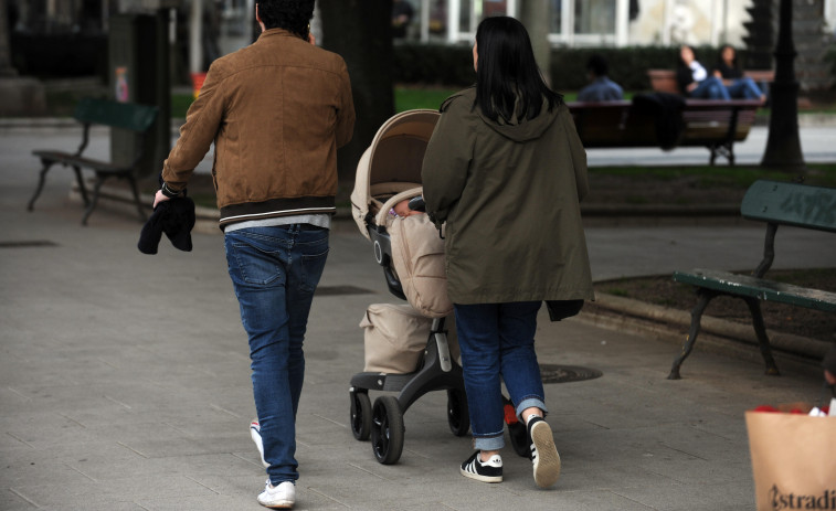 Menos del 20% de los padres españoles usa el permiso de paternidad de forma corresponsable, turnándose con la madre