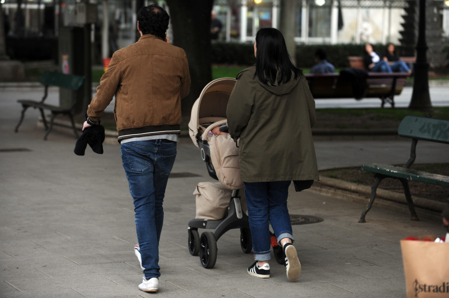 Menos del 20% de los padres españoles usa el permiso de paternidad de forma corresponsable, turnándose con la madre