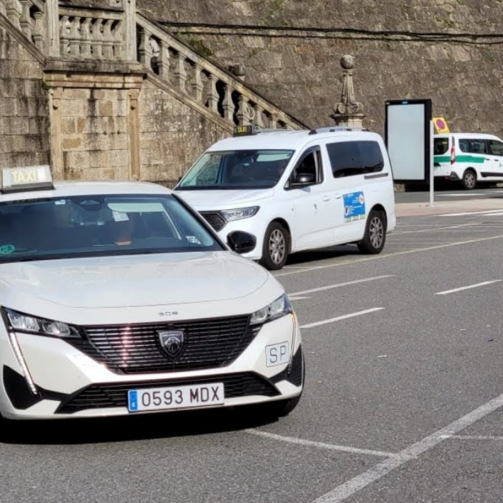 Taxis en Santiago de Compostela. Foto de Eladio Lois